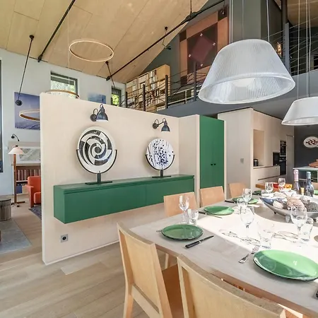 Contemporain Avec Sauna, Cheminée, Et Grand Jardin - Fr-1-343-243 Chalet *