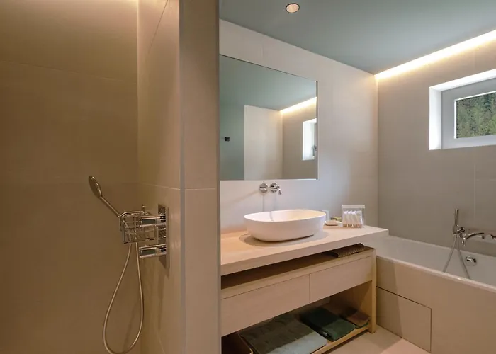 Chalet Contemporain Avec Sauna, Cheminée, Et Grand Jardin - Fr-1-343-243 *