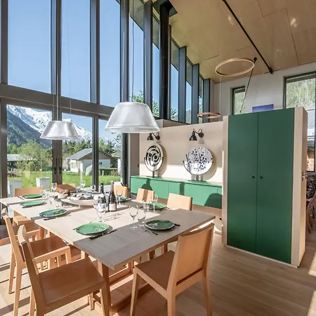 Contemporain Avec Sauna, Cheminee, Et Grand Jardin - Fr-1-343-243 * Chamonix