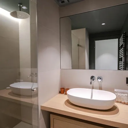 Contemporain Avec Sauna, Cheminee, Et Grand Jardin - Fr-1-343-243 Chalet