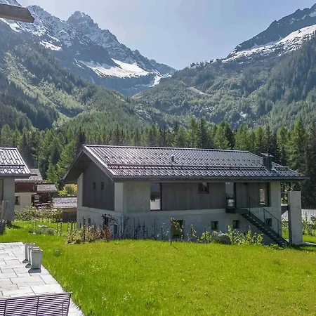 Contemporain Avec Sauna, Cheminee, Et Grand Jardin - Fr-1-343-243 * Chamonix